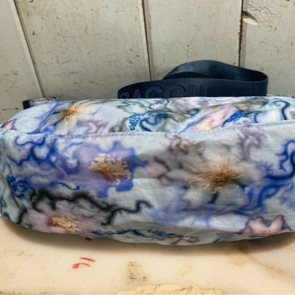 BAGGU X COLLINA STRADA MEDIUM NYLON CRESCENT BAG - BLUE THORNS - Picture 6 of 8